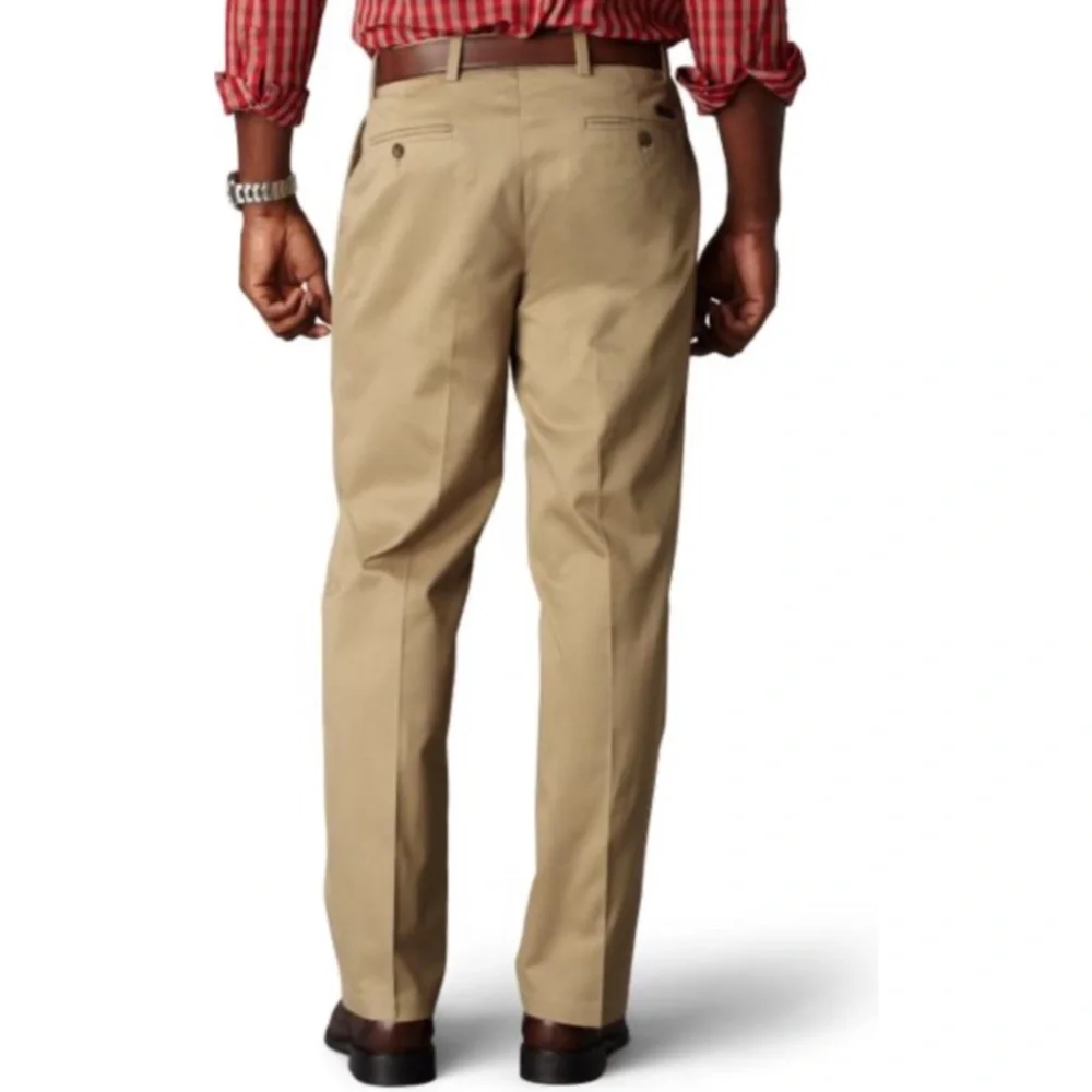 NWT Dockers Men’s Signature Khaki Slacks